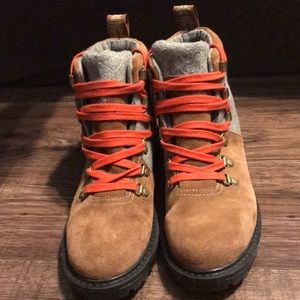 Toms Summit Rawhide Suede Waterproof Boots